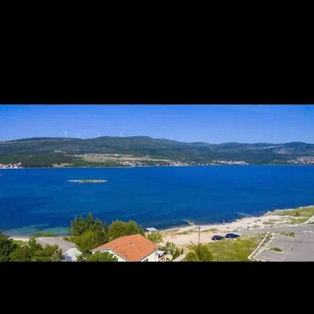 Apartment Alar *